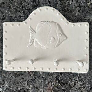 MSC White Ceramic Fish  decorative wall 4 hooks rack New